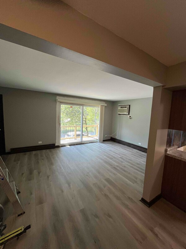 Foto del edificio - 643 Jeffery Ave