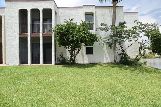 Foto del edificio - 528 Orange Dr