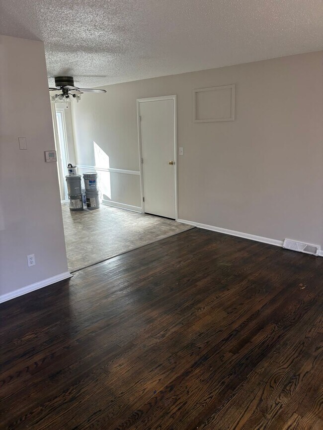 Building Photo - Large 3 bedroom house available