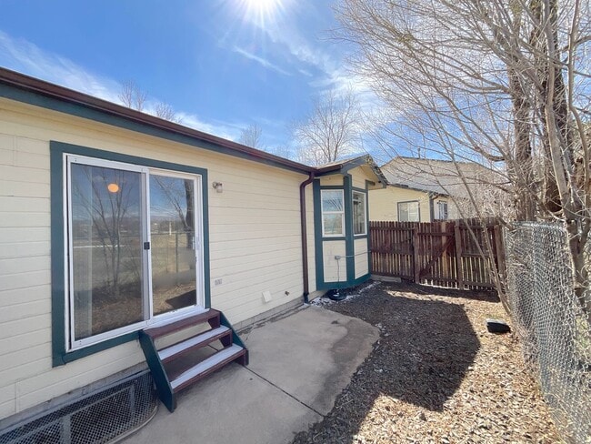 Building Photo - 4 Bedroom Townhome Available Near S Academy Blvd & E Fountain Blvd!