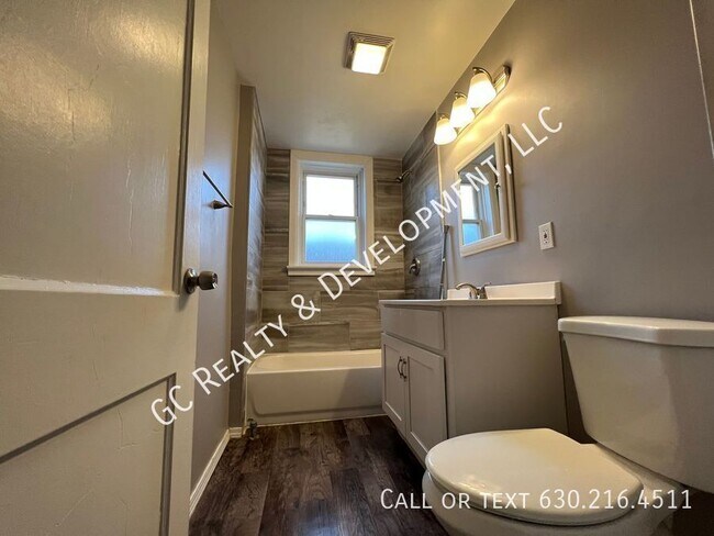 Foto del edificio - 4820 N Springfield Ave
