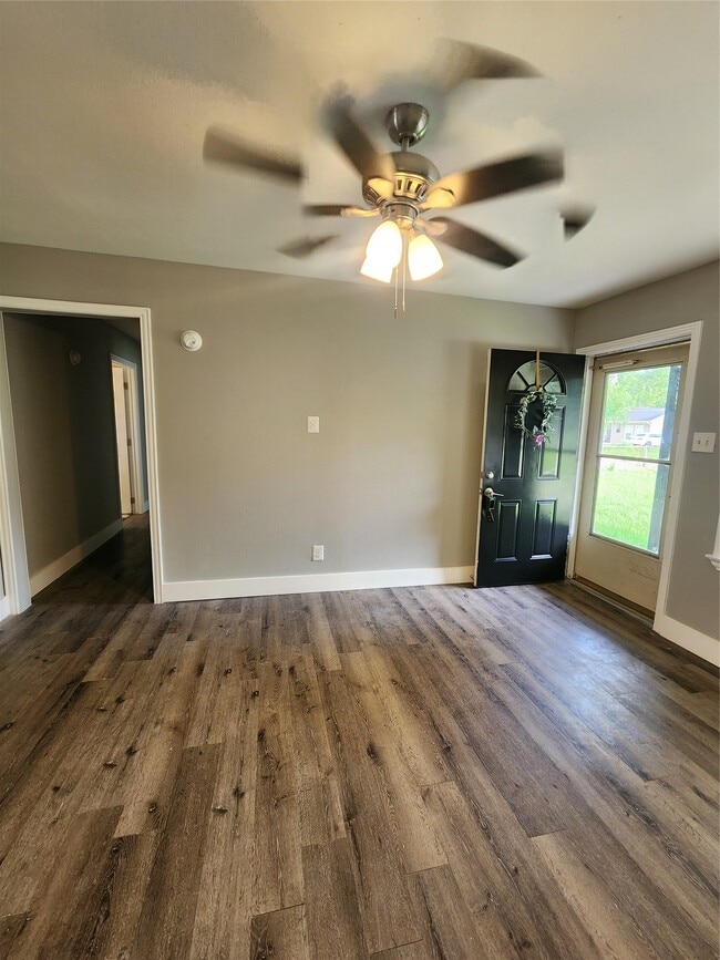 Building Photo - 9711 Aguila St