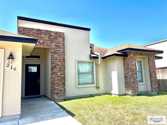 Foto del edificio - 216 Gilson Rd