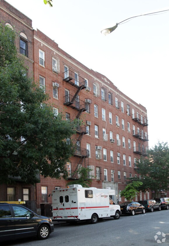 Primary Photo - Lee Wilson Court