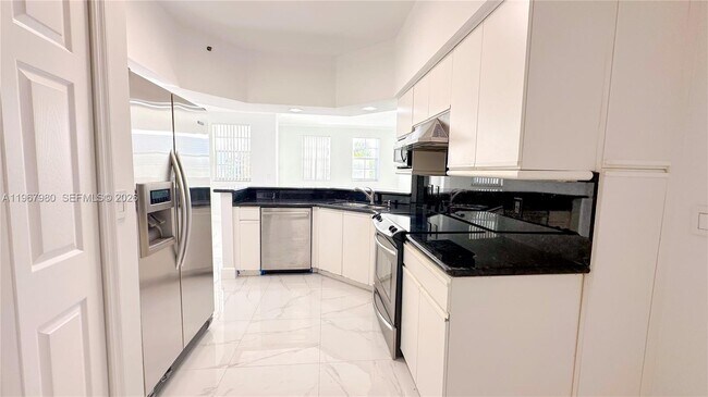 Foto del edificio - 3255 NE 184th St