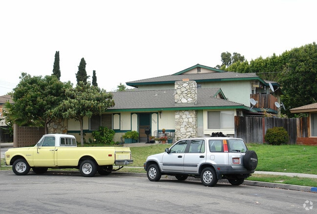 Building Photo - 12042 Laguna St