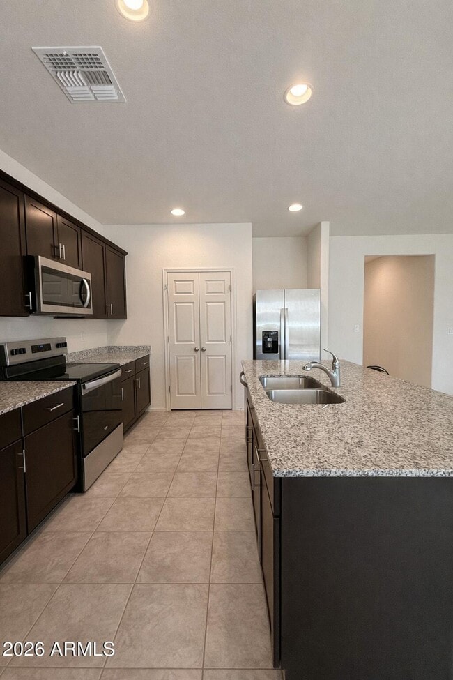 Building Photo - 5032 S 251st Dr