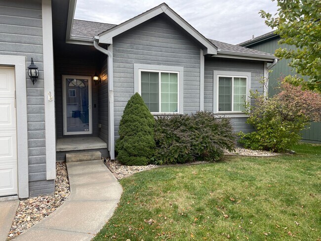 Foto del edificio - Great Ranch for rent in Millard!