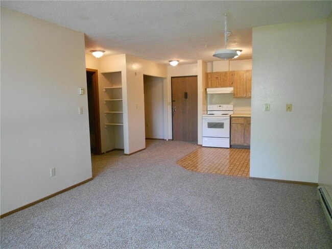 Building Photo - 126 1st St SE