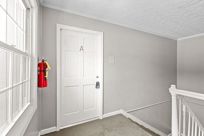 Building Photo - 315 Winding River Dr
