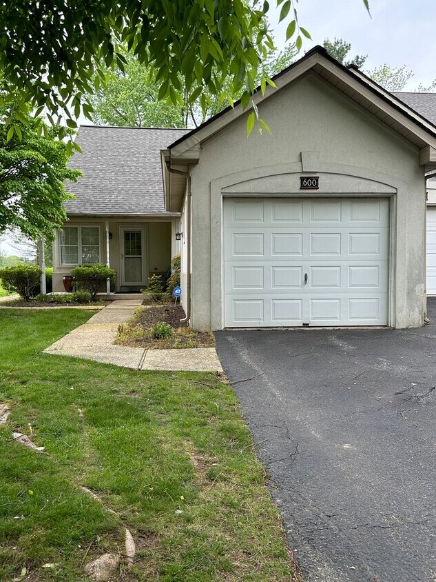 Primary Photo - Cozy Crossgates 2 BR/2 Bath End of Row Condo