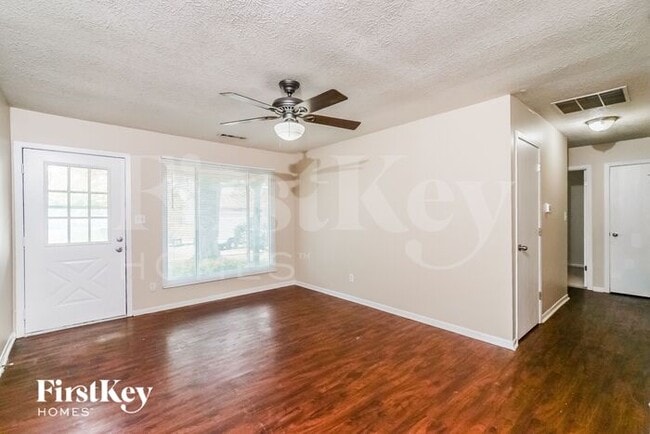 Foto del edificio - 5373 Padre Ln