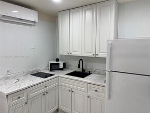 Building Photo - 11150 SW 160th Ct