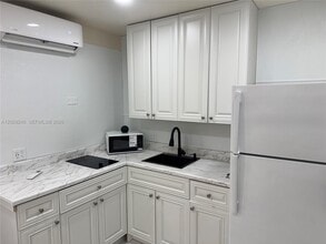 Building Photo - 11150 SW 160th Ct