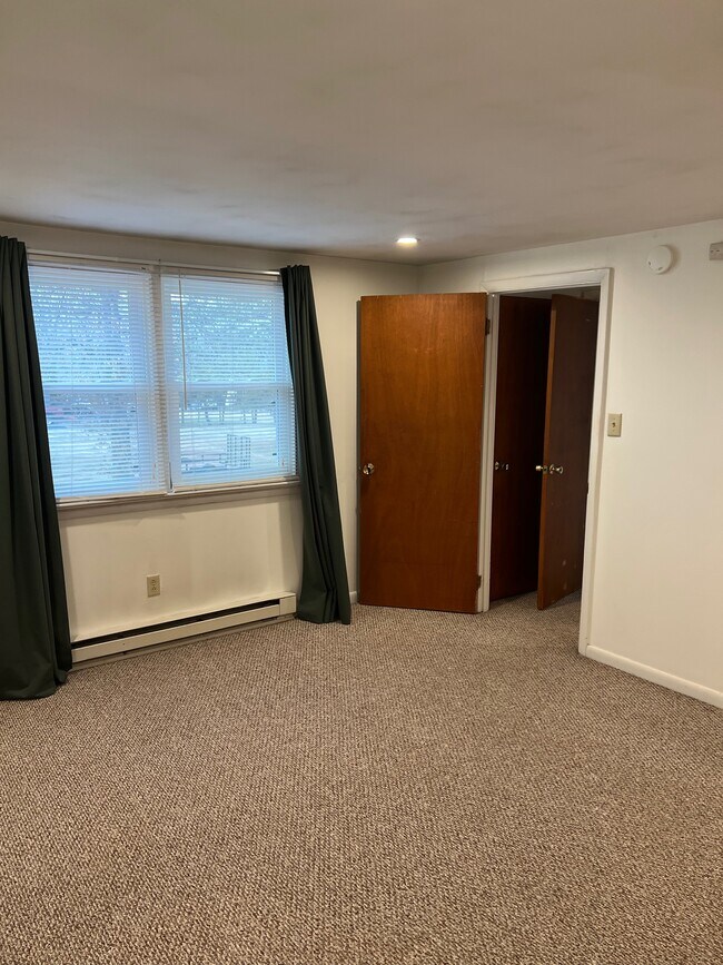 Foto del edificio - 1627 Seven Corner Rd