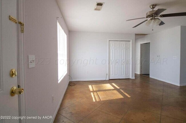 Foto del edificio - 106 N Jefferson St