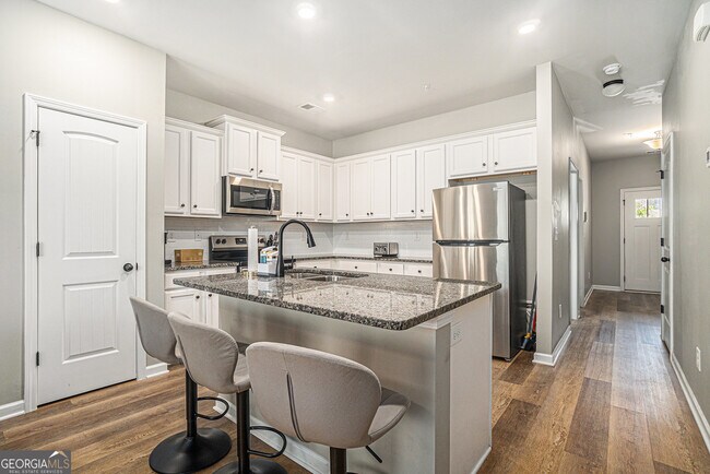 Foto del edificio - 2464 Bayrose Cir