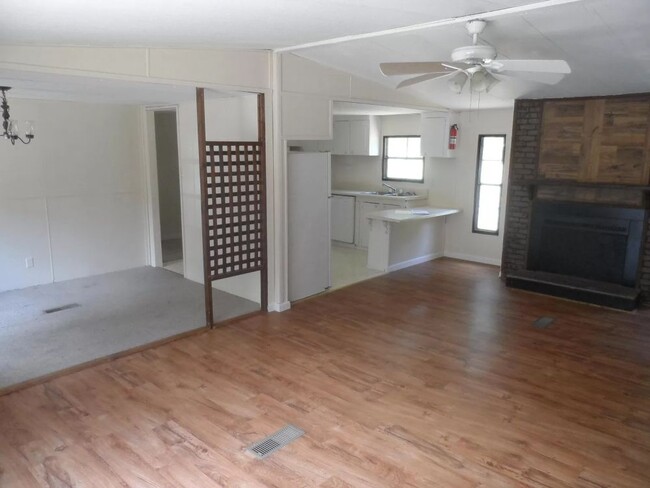 Building Photo - 116 Black Creek Rd