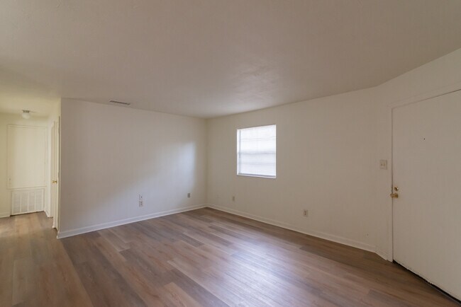 Building Photo - 3753 Maria Cir