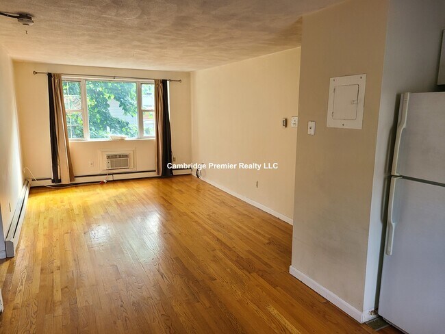 Building Photo - 5 Walden St