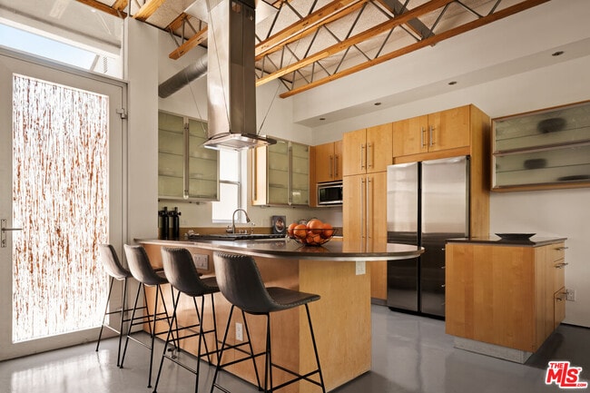 Building Photo - 619 San Juan Ave