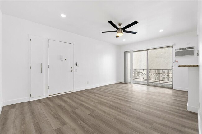 Building Photo - 612 Huntley Dr