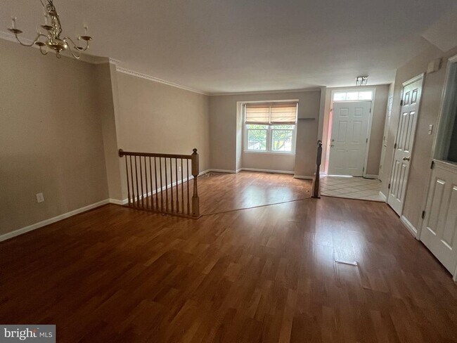 Building Photo - 6224 Briar Ct