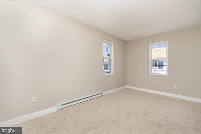 Building Photo - 60 Breckenridge St