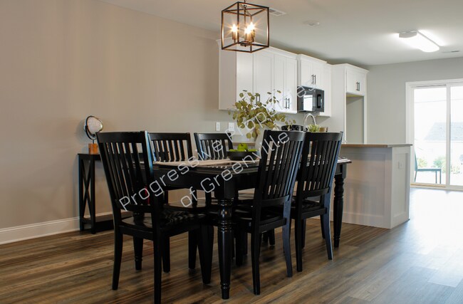 Building Photo - 207 Chesley Dr
