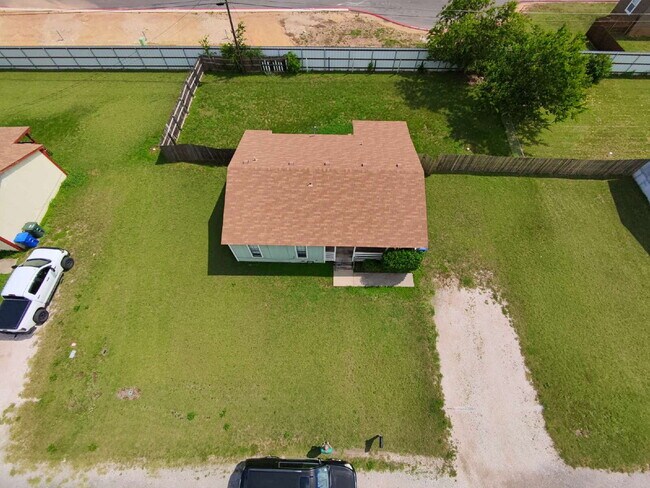 Foto del edificio - "Charming 3-Bed, 2-Bath Home in Copperas C...