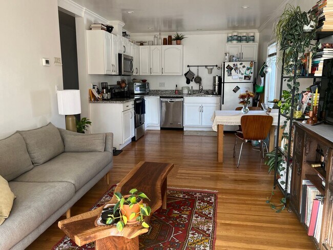 Building Photo - 1039 Channing