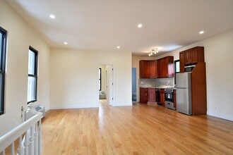 Building Photo - 2211 De Reimer Ave