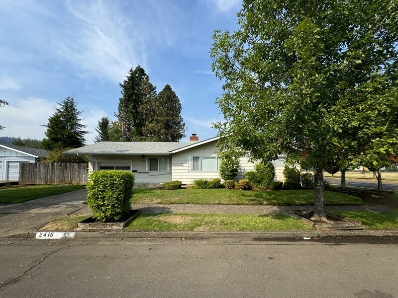 Foto principal - 2410 Taylor St