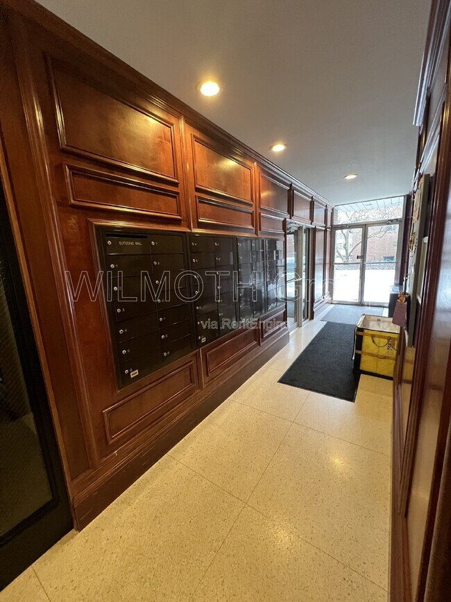 Foto del edificio - 3965 N Meridian St