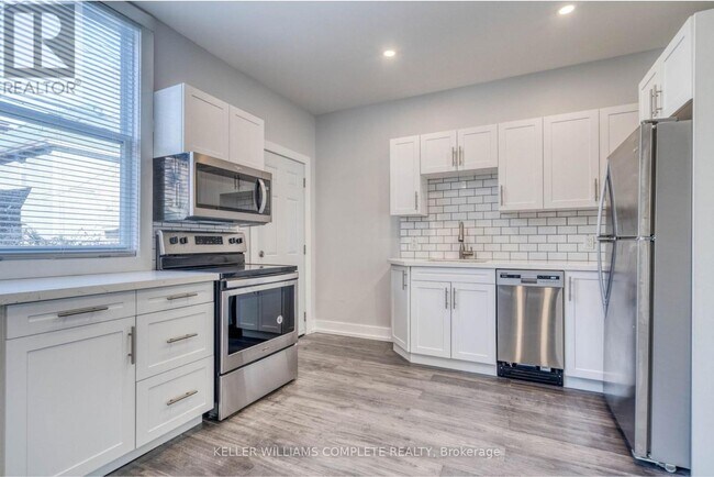 Photo du bâtiment - 23 Gibson Ave