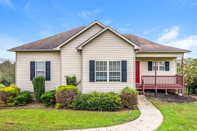 Building Photo - 310 Hidden Ridge Dr