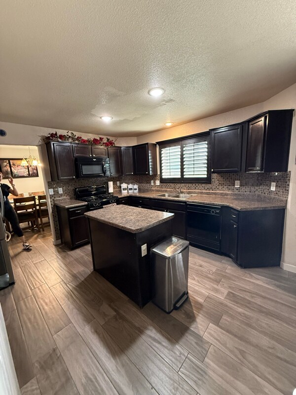 Building Photo - 2933 Pino Seco Pl
