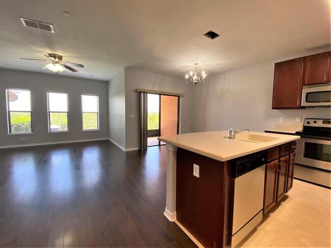 Foto del edificio - 9668 Doris Ln