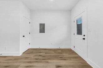 Interior Photo - Millie At Midtown