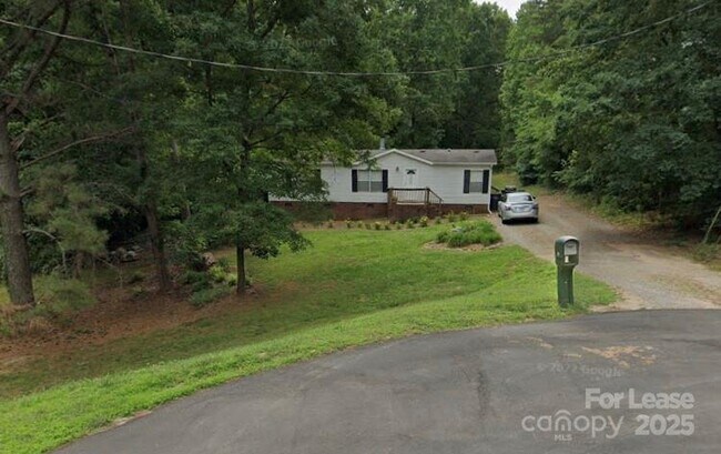 Building Photo - 211 Apple Valley Ln