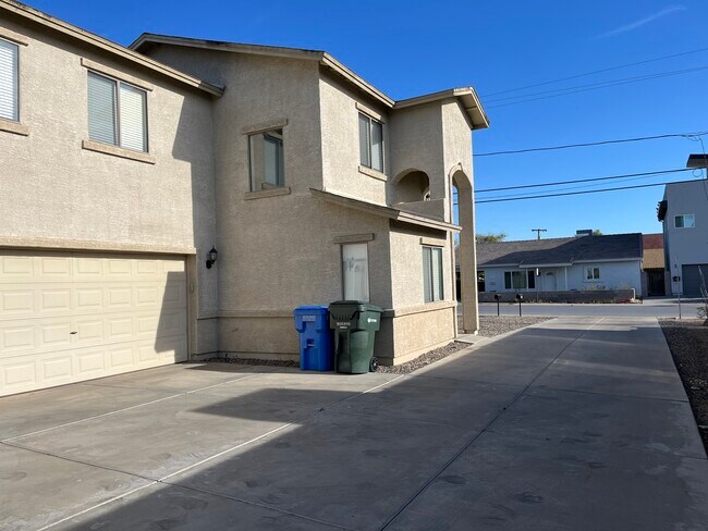 Foto del edificio - 506 E Townley Ave