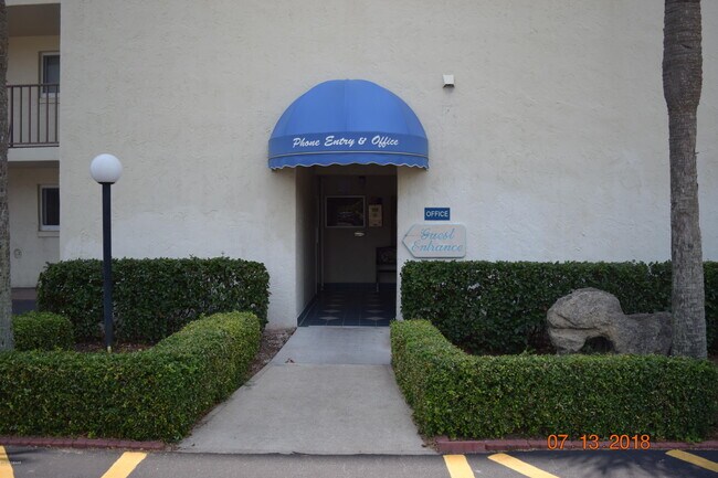 Foto del edificio - 100 Silver Beach Ave