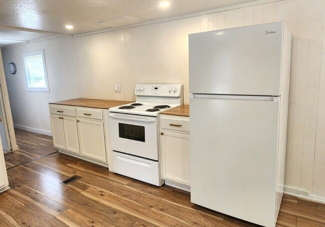 Building Photo - 4439 Danville Rd