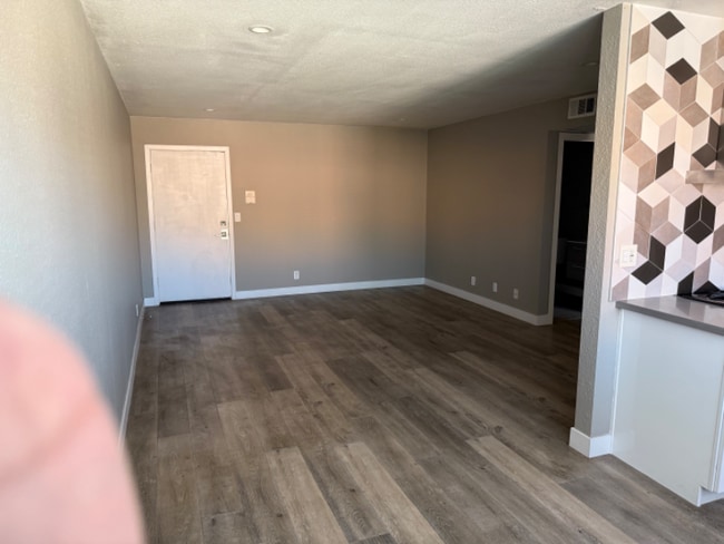 Foto del edificio - 11040 Hesby St