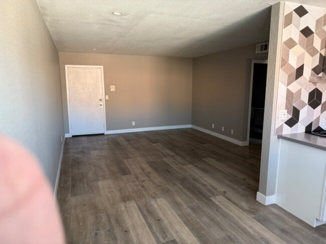 Building Photo - 11040 Hesby St