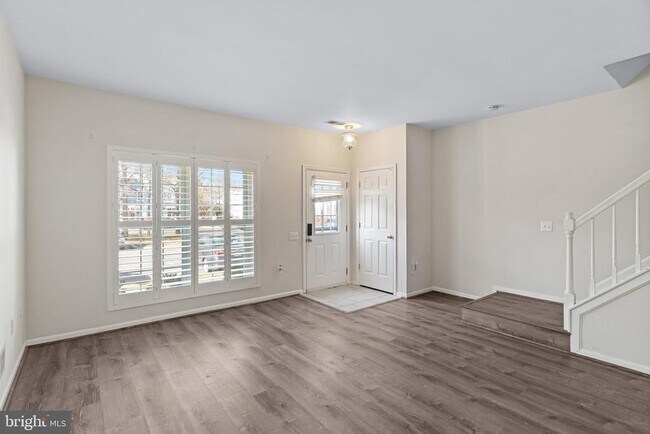 Foto del edificio - 7115 Strawn Ct