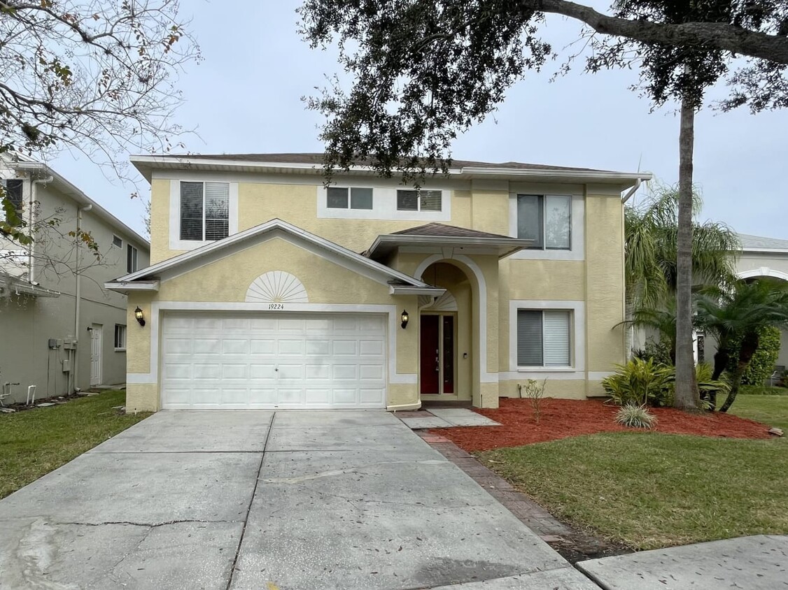 Foto principal - 19224 Fishermans Bend Dr