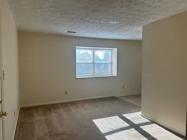 Building Photo - 50% OFF RENT UNTIL 2026!  APPLY FOR ONLY $6     Winburn 2 Bedroom Apartment on 3rd Level  251015