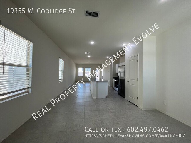 Foto del edificio - MOVE-IN SPECIAL!! TWO WEEKS FREE!!