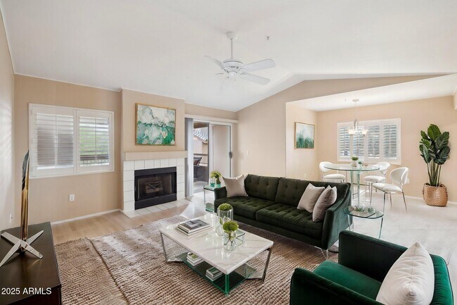 Foto del edificio - 9736 N 95th St
